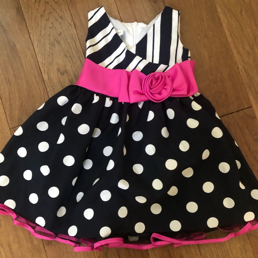 Girl’s summer dress.